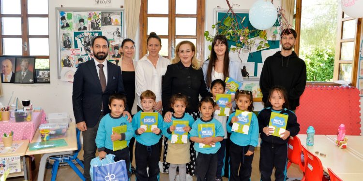 Cumhurbaşkanı Ersin Tatar’ın eşi Sibel Tatar, Beylerbeyi Anaokulu’nu ziyaret etti