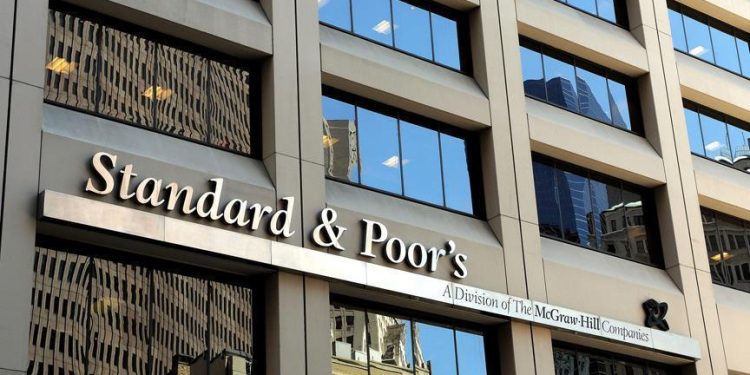 S&P, Türkiye’nin kredi notunu yükseltti