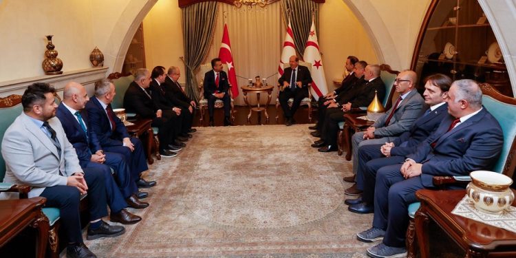 Cumhurbaşkanı Tatar, MHP Keçiören İlçe Başkanı ve yönetim kurulunu kabul etti:“Devletin, milli varlığın devamı için Türkiye ile bağların gelişerek artması önemli”