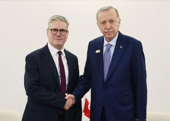 Erdoğan, İngiltere Başbakanı Starmer ile görüştü: İkili ilişkiler, bölgesel ve küresel meseleler ele alındı