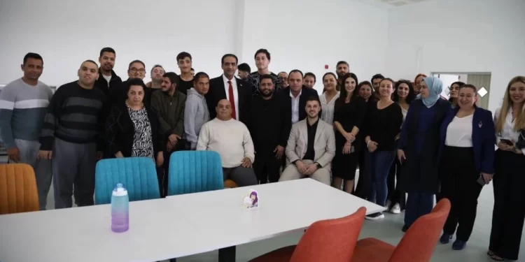 UBP Lefkoşa Gençlik Kolları, Engelsiz Yaşam Evi’nde özel gereksinimli gençler için yemek düzenledi