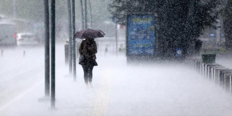 Meteoroloji Dairesi’nden denizde fırtına ve kuvvetli yağış uyarısı…