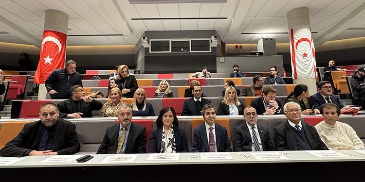 İngiltere’de “Kıbrıs Türk Halkının Tarihi” sempozyumu düzenlendi
