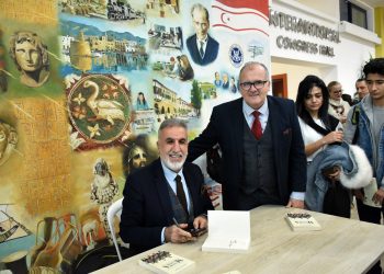 GAÜ’de “Talebe Mustafa” kitabı söyleşi ve imza günü yapıldı