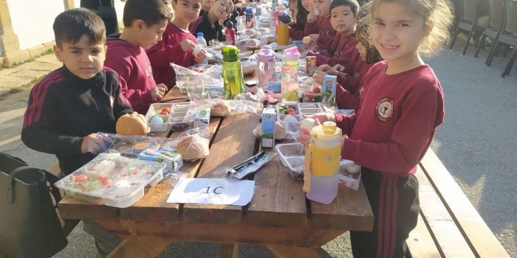 Alayköy İlkokulu’nda, “Kahvaltının Mutlulukla Bir İlgisi Olmalı” etkinliği yapıldı