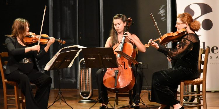 Myrrha Trio’dan Arkhe Sahne’de yeni yıl konseri