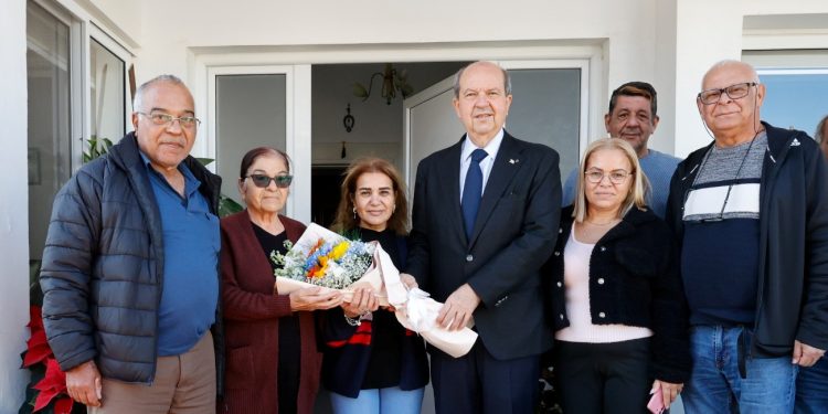 Cumhurbaşkanı Tatar, şehit ailelerini ziyaret etti:”Kıbrıs Türkü’nün özgürlük ve varoluş mücadelesi ile kurduğu KKTC’de şehitlerin payı büyük”