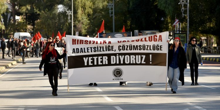 KTOEÖS Meclis önündeydi…Selma Eylem: Çözüm önerilerimizi Meclis’e sunacağız