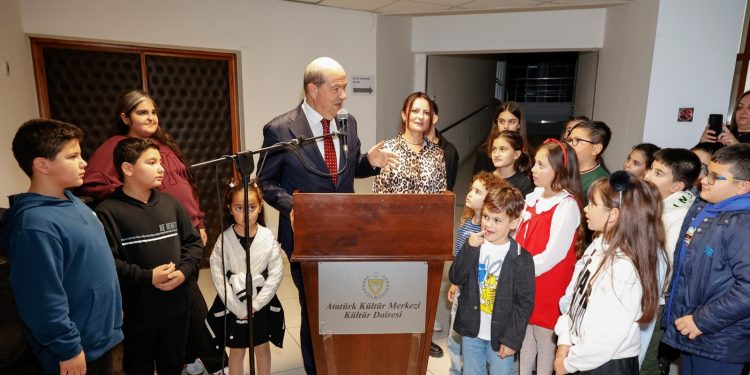 Cumhurbaşkanı Tatar, “Renkler ve İzler Sergisinin” açılışına katıldı