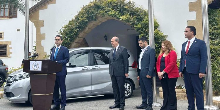 TC Lefkoşa Büyükelçiliği Engelliler Federasyonu’na araç hibe etti