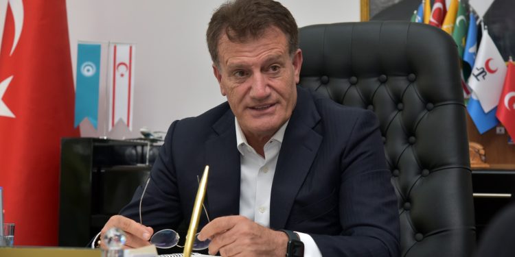 Bakan Arıklı: “Projelerin bitmesiyle trafiğimiz büyük ölçüde rahatlayacak, akış hızlanacak”