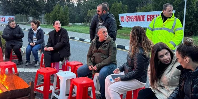 Sendikalar genel grev ve eyleme bugün de devam ediyor