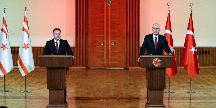 Öztürker, TBMM Başkanı Kurtulmuş ile birlikte basın toplantısı düzenledi