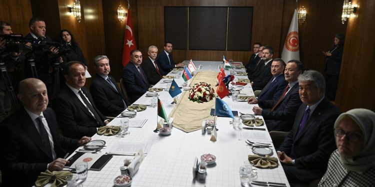 Oktay, TDT üyesi ülkelerin büyükelçileriyle bir araya geldi… KKTC Ankara Büyükelçisi Korukoğlu da toplantıya katıldı