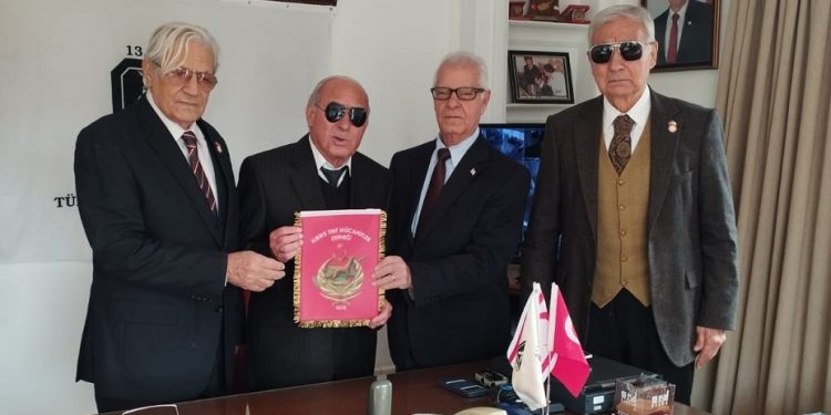 TMT Mücahitler Derneği’nden Kıbrıs Türk Görmezler Derneği’ne ziyaret
