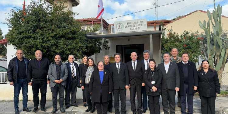 GAÜ heyeti, Şehit Aileleri ve Malül Gaziler Derneği’ni ziyaret etti