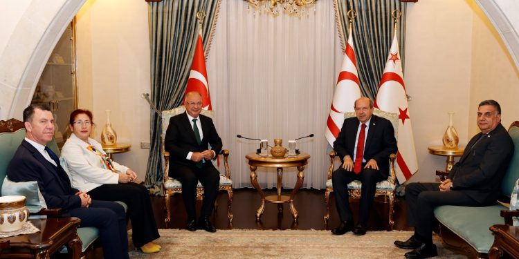 Cumhurbaşkanı Tatar, Çorlu Müzik Derneği Başkanı Kaya’yı kabul etti