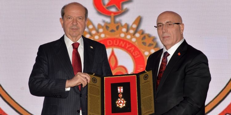 Cumhurbaşkanı Tatar’a  Türk Dünyası Üstün Hizmet Madalyası verildi