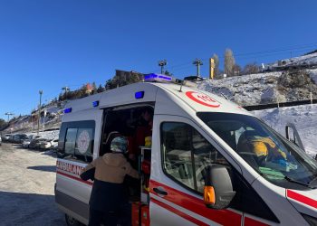 Erzurum’da Palandöken Dağı’nda sporcuların üzerine çığ düştü… Bir sporcu hayatını kaybetti