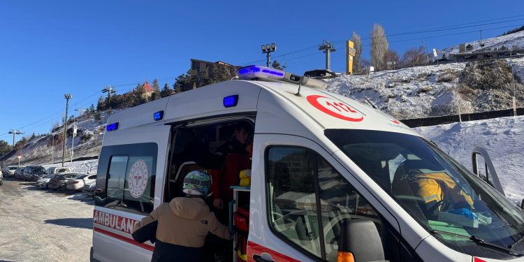 Erzurum’da Palandöken Dağı’nda sporcuların üzerine çığ düştü… Bir sporcu hayatını kaybetti