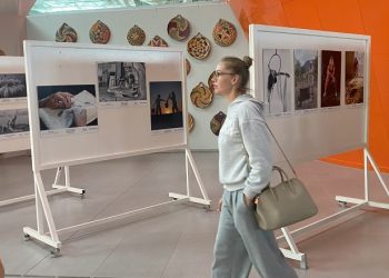 “İş’te Kadın” fotoğraf sergisi Ercan’da açıldı