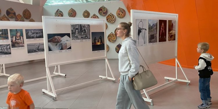 “İş’te Kadın” fotoğraf sergisi Ercan’da açıldı