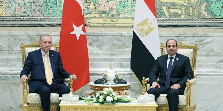 TC Cumhurbaşkanı Erdoğan, Mısır Cumhurbaşkanı Sisi ile görüştü