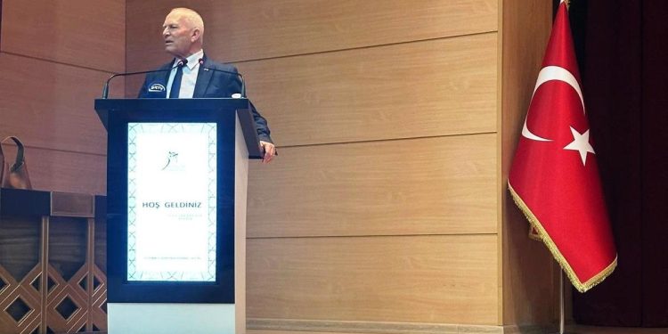 Töre, Zonguldak ve Karabük’te konferans verdi