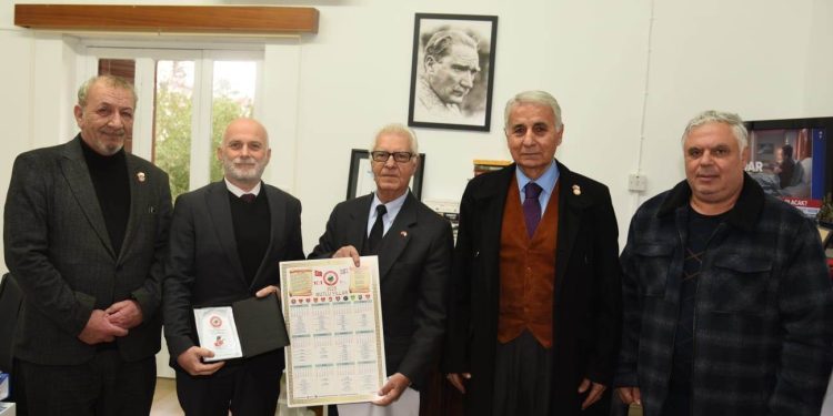 TMT Mücahitler Derneği, TAK’ı ziyaret etti
