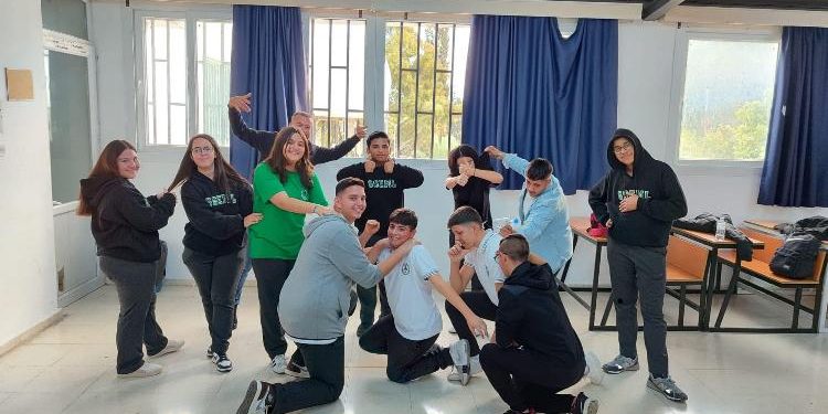 KAÜ ile Sedat Simavi Endüstri Meslek Lisesi işbirliğinde Yaratıcı Drama Atölyesi yapıldı