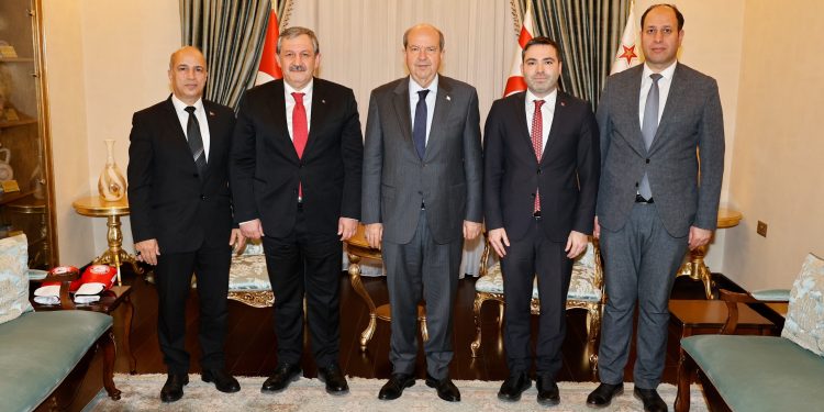 Cumhurbaşkanı Tatar, Türkiye Kickboks Federasyonu’nu kabul etti