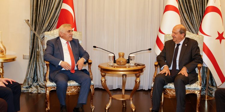 Cumhurbaşkanı Tatar AK Parti Sakarya Milletvekili Ali İnci ve beraberindeki heyeti kabul ederek görüştü.