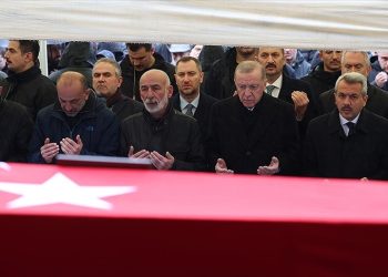 TC Cumhurbaşkanı Erdoğan, Rize’de Kıbrıs gazisinin cenaze törenine katıldı