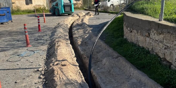 Gazimağusa Belediyesi, 2 farklı noktada su altyapı çalışması yapıyor