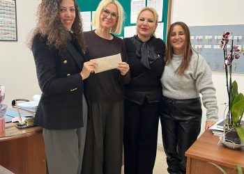 Polifonik Korolar Derneği resital gelirini 12 ilkokula bağışladı