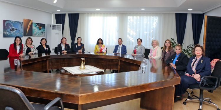 Dışişleri Bakanı Ertuğruloğlu, Uluslararası Inner Wheel Dünya heyetini kabul etti