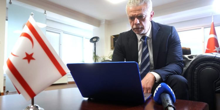 KKTC’nin Ankara Büyükelçisi Korukoğlu, AA’nın “Yılın Kareleri” oylamasına katıldı