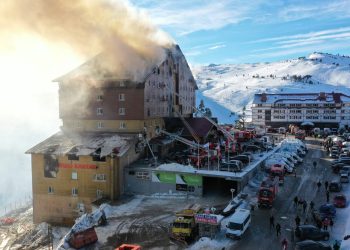 Bolu’da Kartalkaya Kayak Merkezi’nde bir otelde çıkan yangında 10 kişi öldü, 32 kişi yaralandı