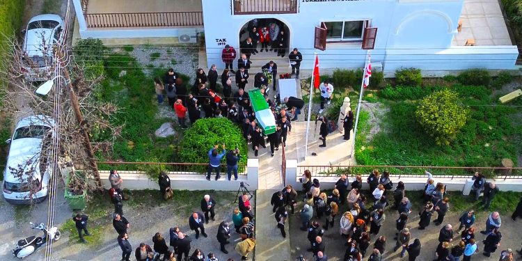 Kıbrıs Türk basınının “Perihan ablası” son yolculuğuna uğurlandı