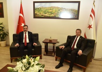 TC Cumhurbaşkanı Yardımcısı Yılmaz, Başbakan Üstel ile görüştü