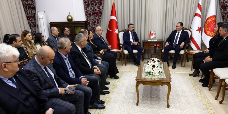 Meclis Başkanı Öztürkler Azeri heyeti kabul etti