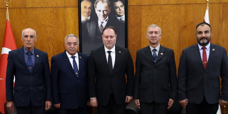 Öztürkler: Güney Kıbrıs’ın silahlanma adımları tehlikeli