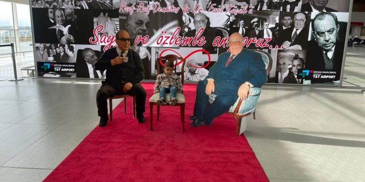 Denktaş ve Küçük Ercan Havalimanı’nda anılıyor