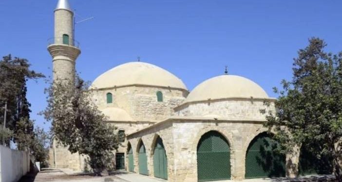 Güney Kıbrıs’taki Bayraktar Camisi’ne bir haftada 2 kez saldırı düzenlendi