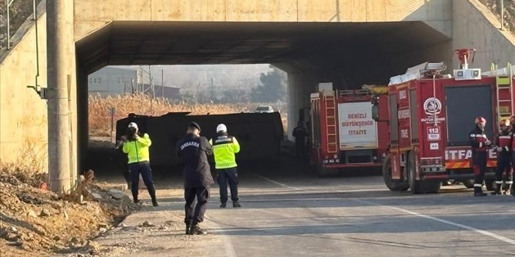 Denizli’de devrilen işçi servisindeki 4 kişi öldü, 19 kişi yaralandı