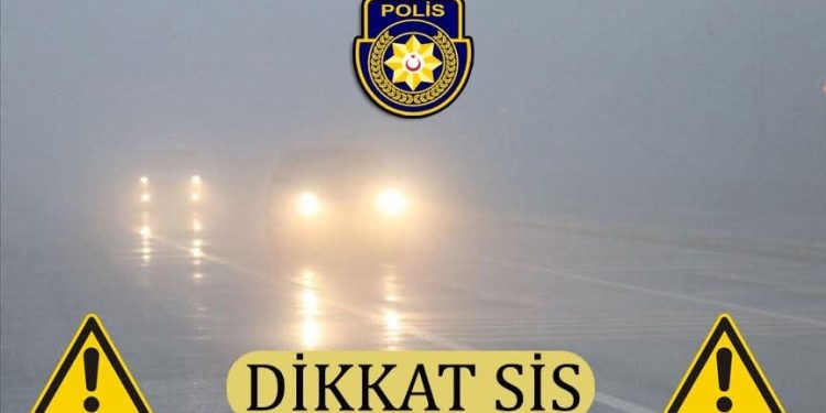 Yoğun sis trafikte sürüş güvenliğini etkiliyor