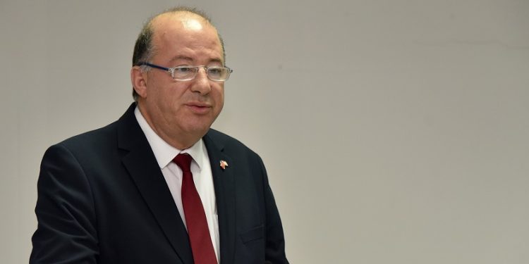 Sağlık Bakanı Dinçyürek, karın ağrısı şikayetiyle hastanede tedavi altına alındı