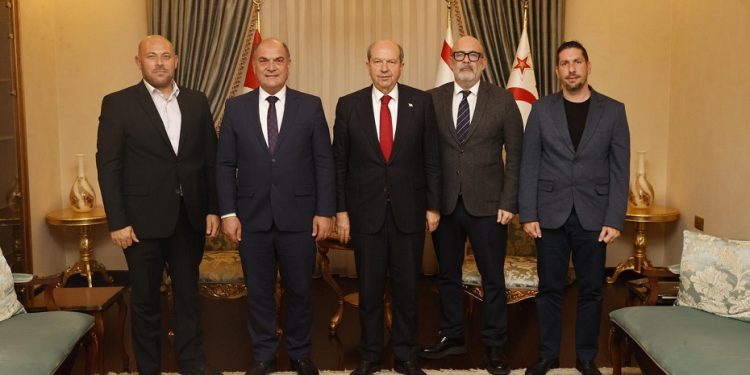 Cumhurbaşkanı Ersin Tatar, Değirmenlik-Akıncılar Belediye Başkanı ve beraberindekileri kabul etti