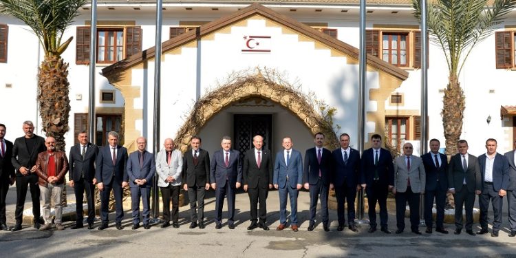 Cumhurbaşkanı Tatar Trabzon’dan gelen heyeti kabul etti