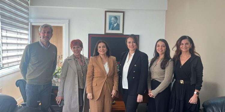Medya Etik Kurulu heyeti, Bayrak Radyo Televizyon Kurumu’nu ziyaret etti